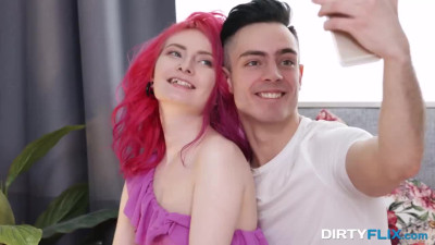 Alien Fox gets facefucked after taking some selfies
