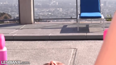 Big dildo for lesbians Crystal Rush and Brooke Beretta