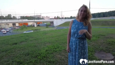 Outdoor love scene with a submissive MILF hottie