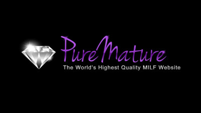 MILF with a butt plug wants bondage and hard sex
