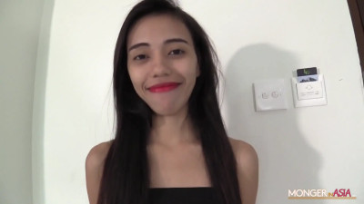Sknny Asian babe finds herself with a perverted tourist