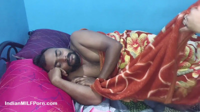 Bearded lad and his Desi wife decide to make a sex tape